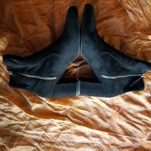 Zara black ankle suede boots